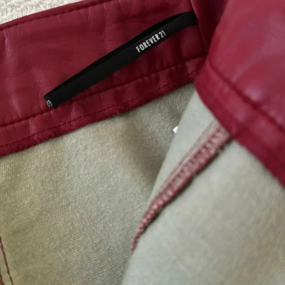 Red Mini Skirt Forever 21 (M) - Picture 3 of 5
